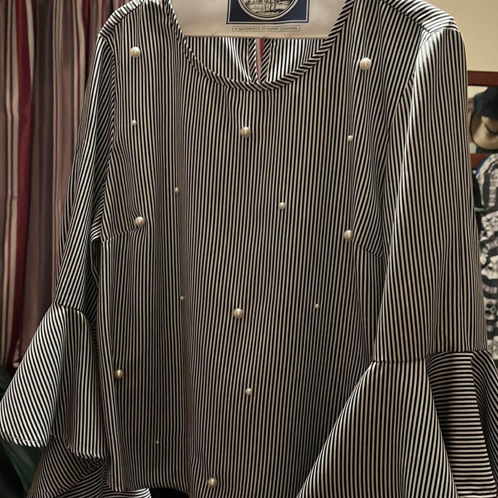 Kontral blouse with blue and white stripes, with smart flaring lower arms Size L